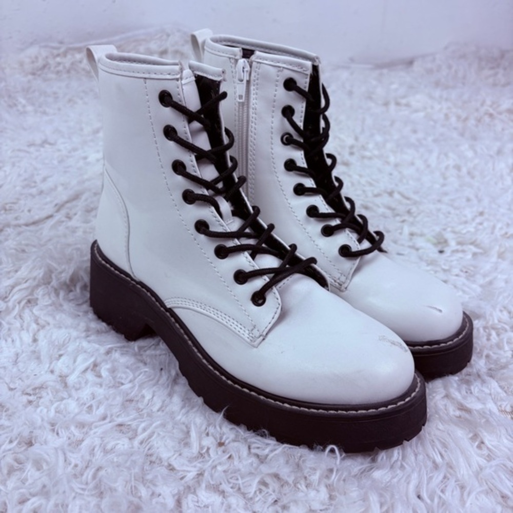 MADDEN GIRL White Lace-Up faux leather Ankle combat Boots size 7